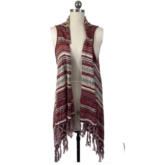 Live and Let Live One World Womens Red Sleeveless Aztec Print Cardigan Sweater - Picture 1 of 13